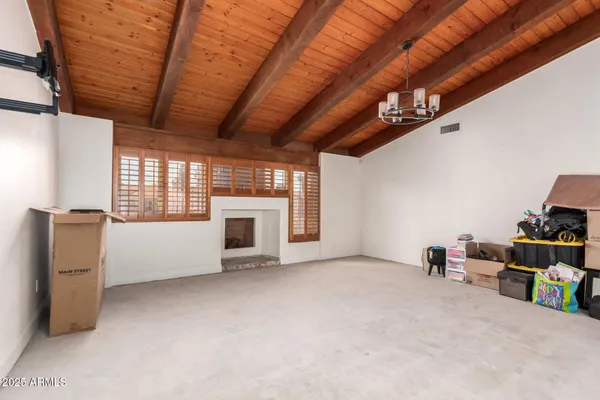 a view of livingroom with furniture