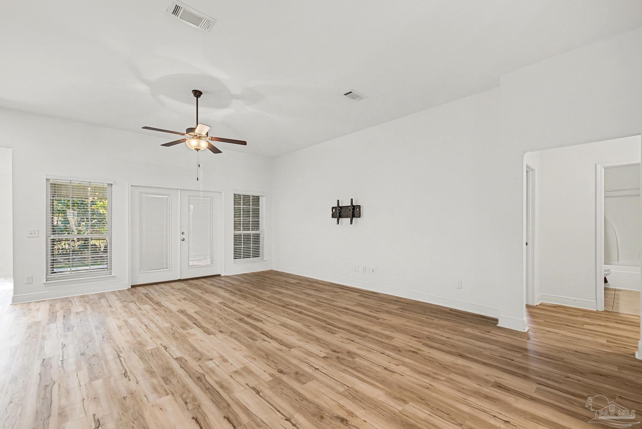 7329 Farmers Road Pensacola, FL 32526 - Photo 17 of 60 Gallery Image 17