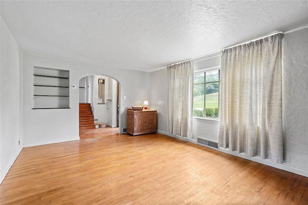 1019 Noblestown Road Carnegie, PA 15106 - Photo 5 of 24 Gallery Image 5