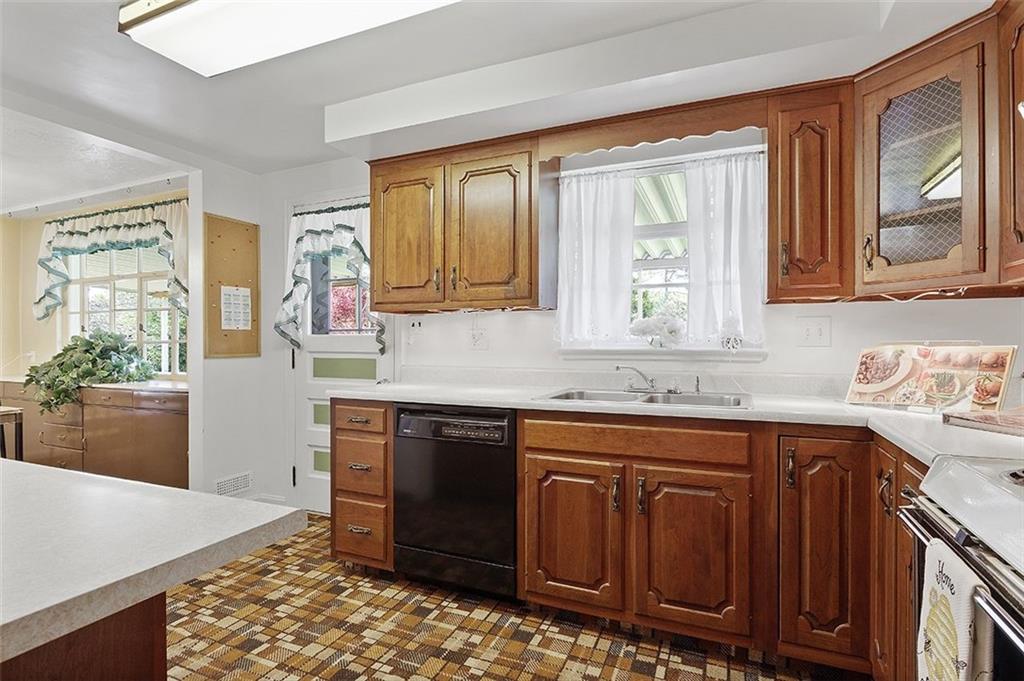 1019 Noblestown Road Carnegie, PA 15106 - Photo 7 of 24 Gallery Image 7