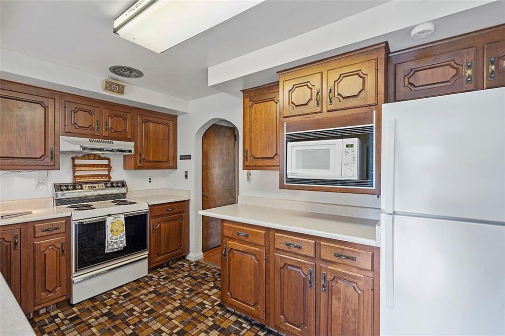 1019 Noblestown Road Carnegie, PA 15106 - Photo 8 of 24 Gallery Image 8