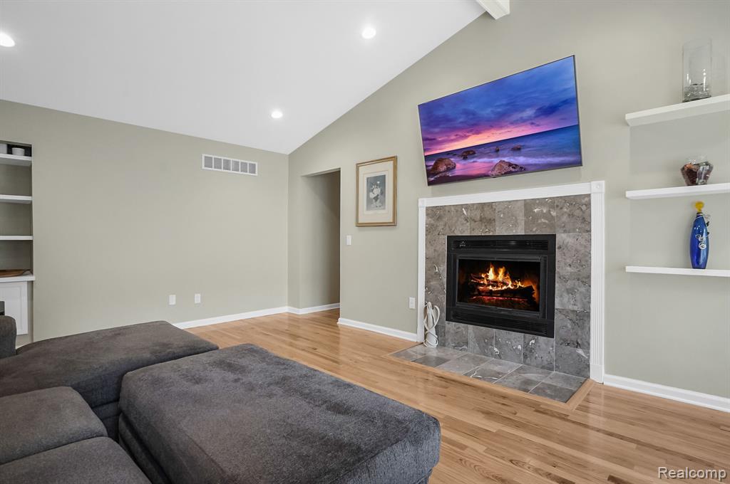 598 Tennyson Rochester Hills, MI 48307 - Photo 13 of 26