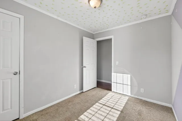 $95,000 | 1010 Northeast North Circle, Minneapolis, MN 55432