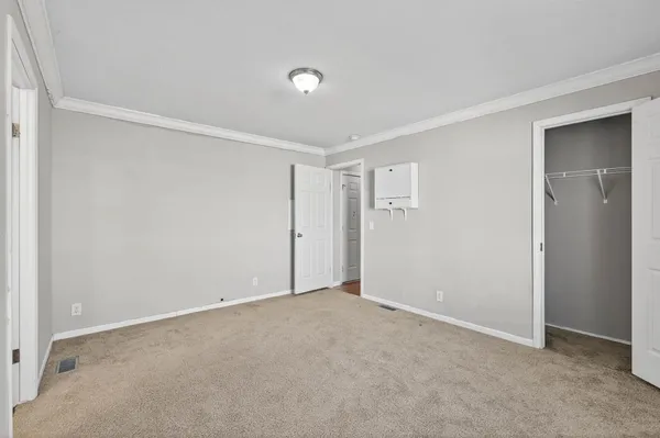 $85,000 | 1010 Northeast North Circle, Minneapolis, MN 55432