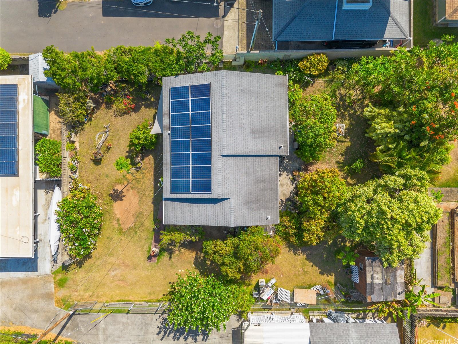 338 Manono Street, Unit B Kailua, HI 96734 - Photo 11 of 25 a front view of a house with a yard