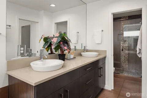 $1,195,000 | 1615 East Columbia Street, Seattle, WA 98122