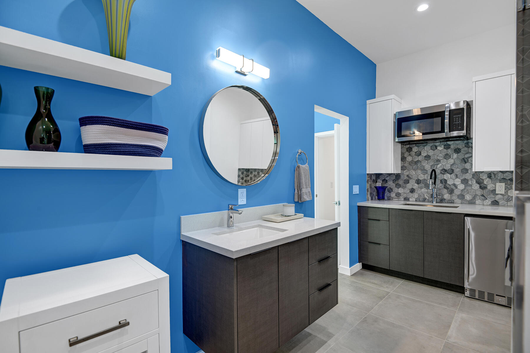 72374 Rancho Road Rancho Mirage, CA 92270 - Photo 24 of 41 GUEST BEDROOM 1 BATHROOM CONTINUED