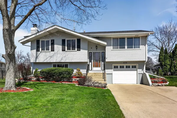 $450,000 | 906 Jeffery Court, Schaumburg, IL 60193