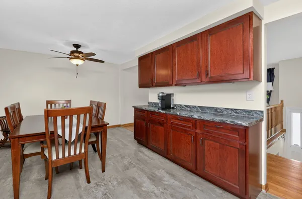$450,000 | 906 Jeffery Court, Schaumburg, IL 60193