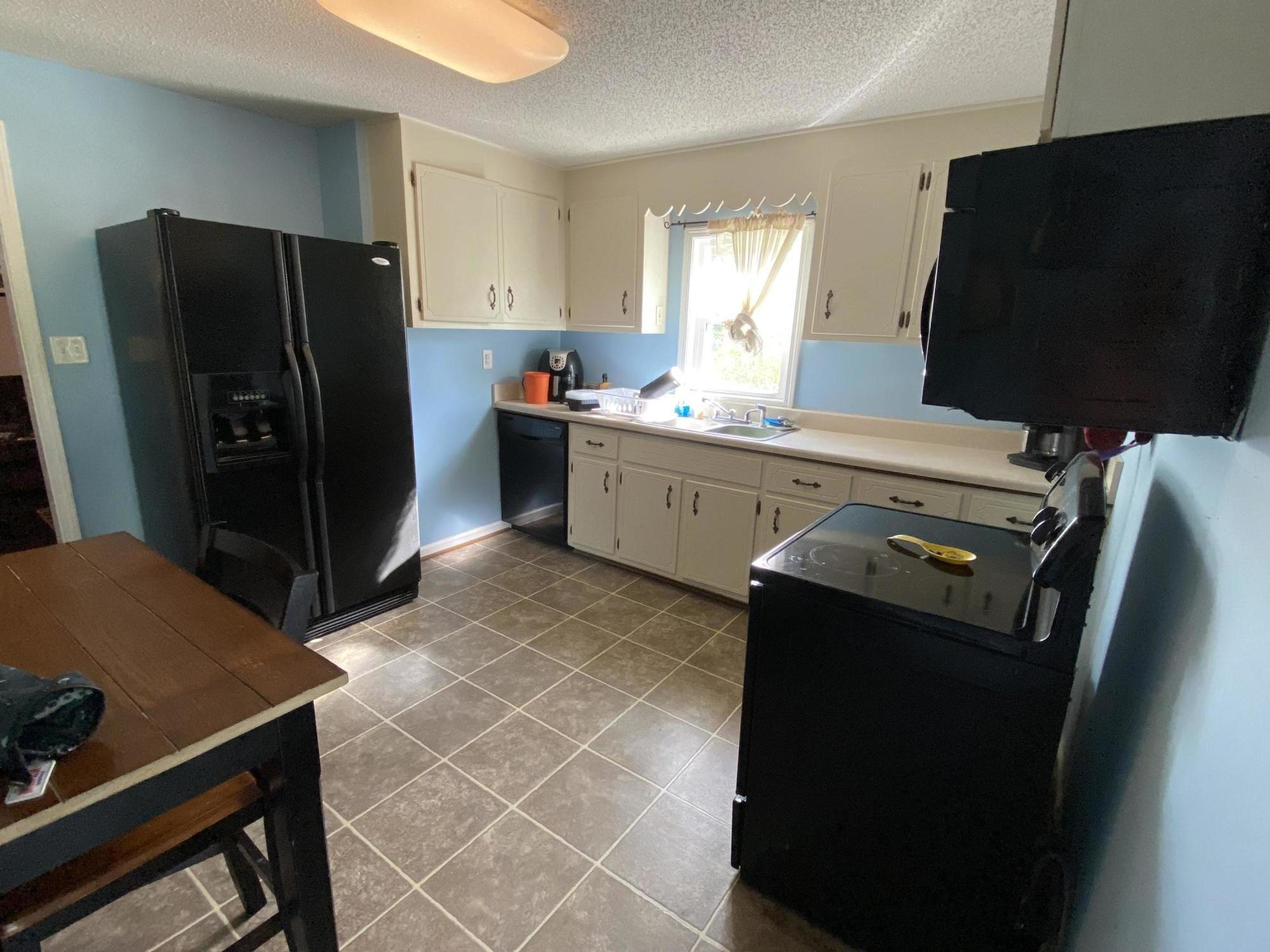 6169 Penn Road Bristol, VA 24202 - Photo 11 of 18 Kitchen