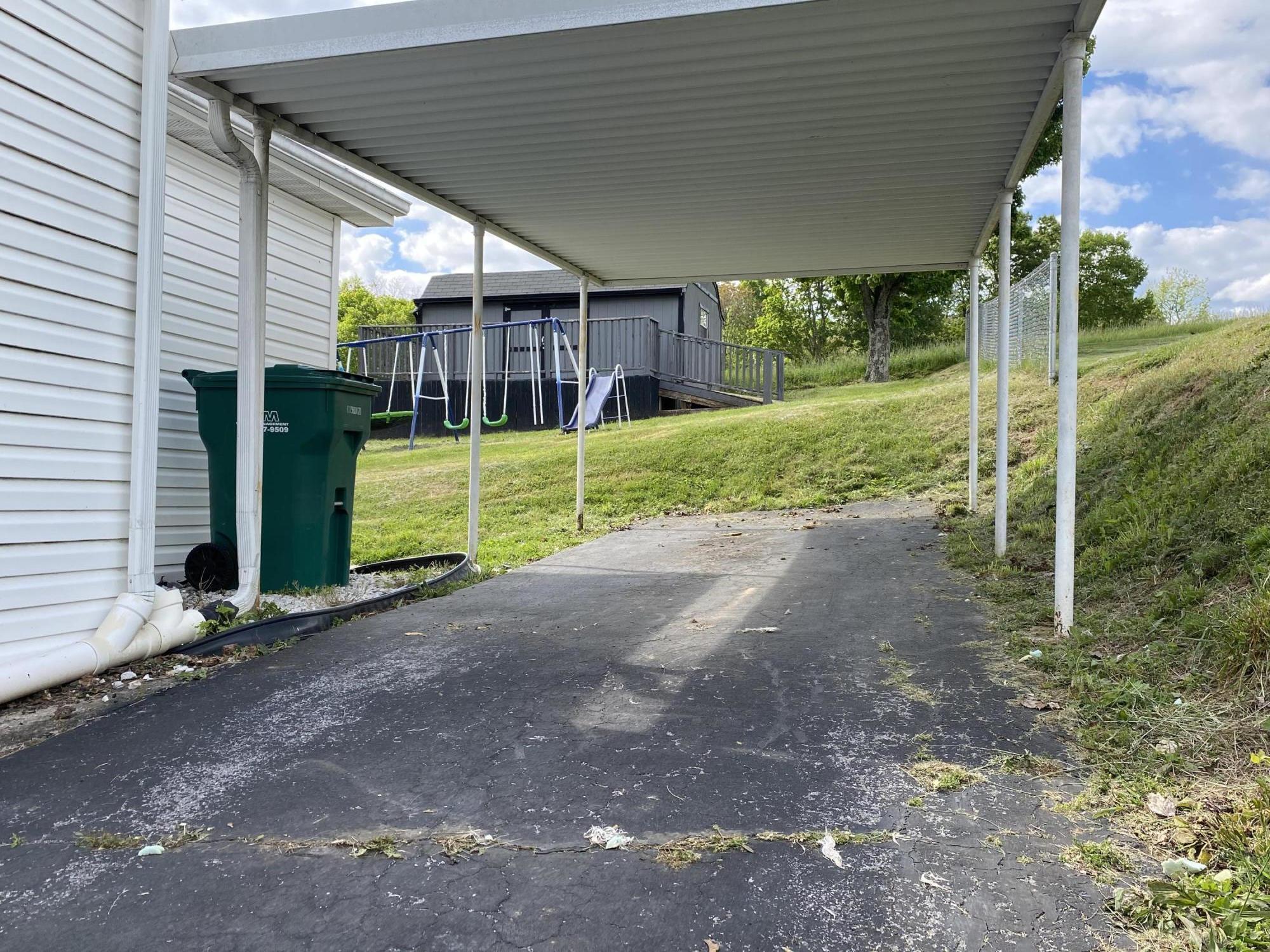 6169 Penn Road Bristol, VA 24202 - Photo 4 of 18 Carport