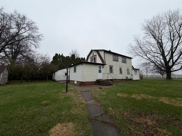 $48,000 | 2403 Deets Road, Sterling, IL 61081