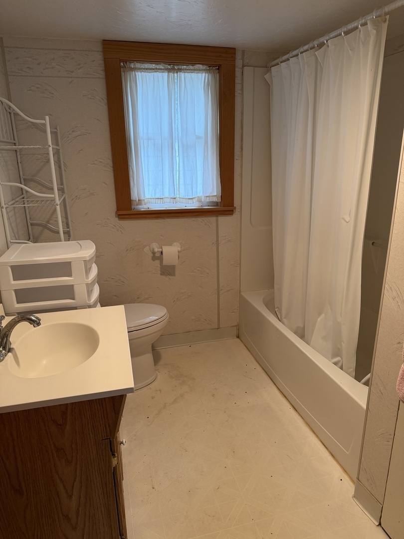 2403 Deets Road Sterling, IL 61081 - Photo 9 of 12