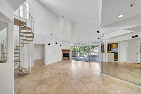 $849,900 | 4477 Woodman Avenue, Unit 305, Sherman Oaks, CA 91423