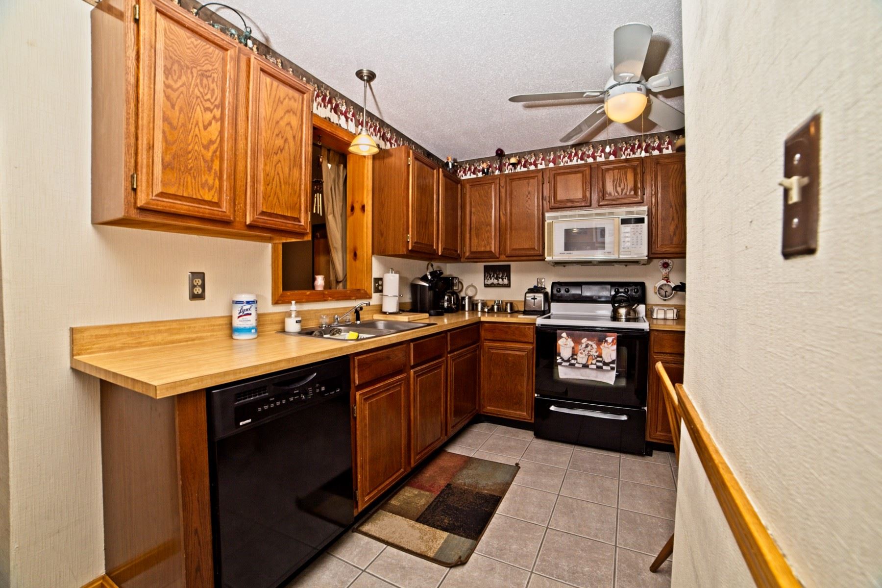 5 Goldfinch Road, Unit 7 Lincoln, NH 03251 - Photo 3 of 13 Gallery Image 3