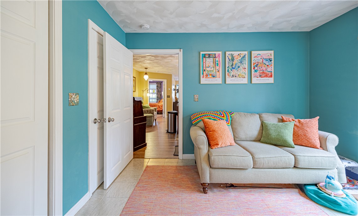 956 Reynolds Road Glocester, RI 02814 - Photo 14 of 28