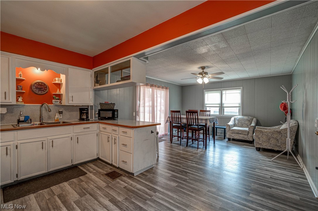 4932 Arbor Road Southwest Canton, OH 44710 - Photo 5 of 31 Kitchen with view of dining room