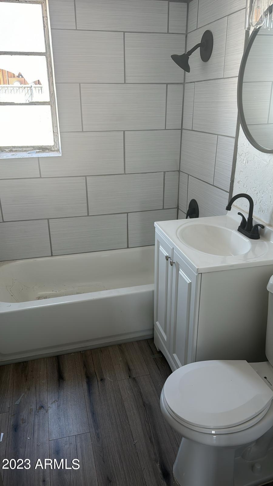 1402 West Whitton Avenue, Unit 3 Phoenix, AZ 85013 - Photo 10 of 15 PHOTO-2023-11-10-13-20-11