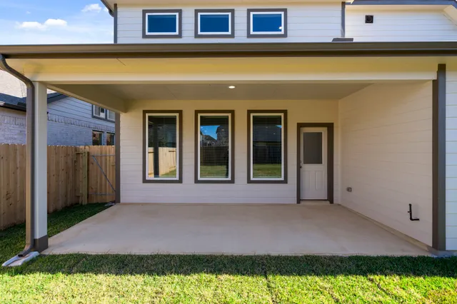 $427,125 | 2012 Sugarberry Gully Lane, Conroe, TX 77301