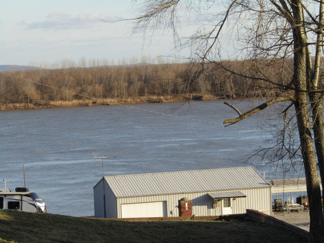 423 3rd Street Rosiclare, IL 62982 - Photo 6 of 28