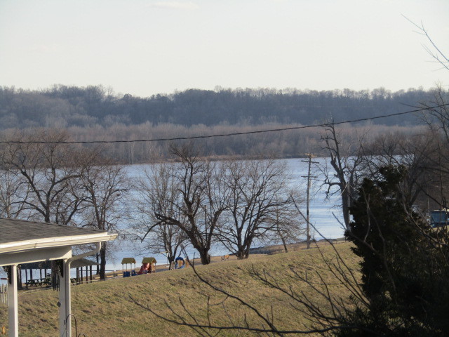 423 3rd Street Rosiclare, IL 62982 - Photo 7 of 28