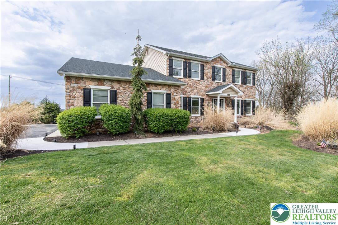 2575 Huckleberry Road Allentown, PA 18104 - Photo 3 of 57