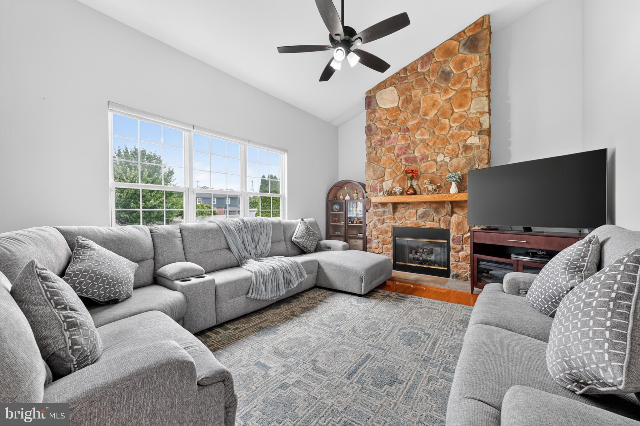 16 Amesbury Road Levittown, PA 19054 - Photo 15 of 57