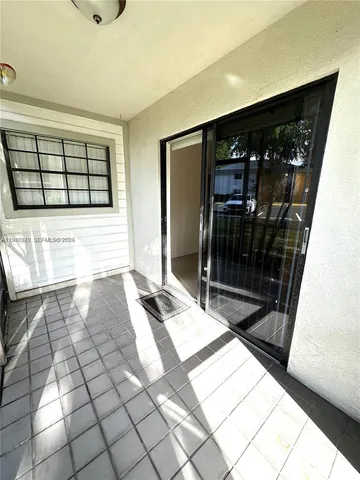 $2,200 | 919 Northeast 199th Street, Unit 104, Miami, FL 33179