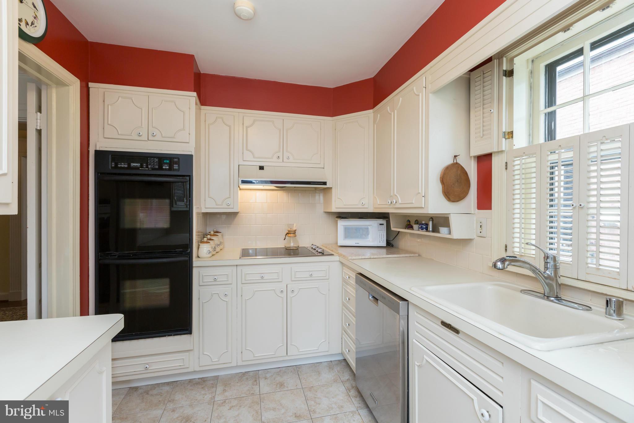4854 Loughboro Road Northwest Washington, DC 20016 - Photo 11 of 27 Kitchen