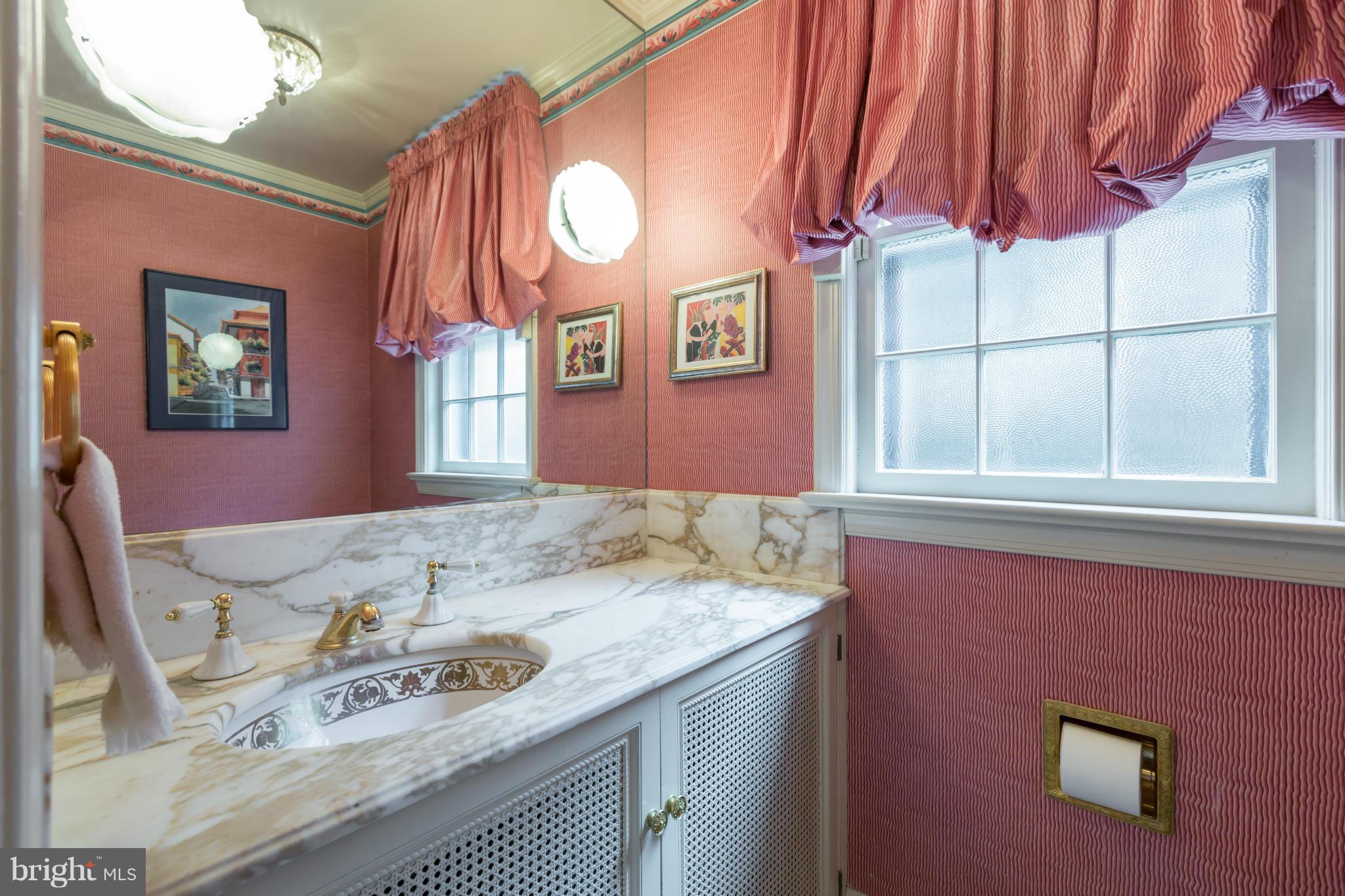 4854 Loughboro Road Northwest Washington, DC 20016 - Photo 13 of 27 Bath