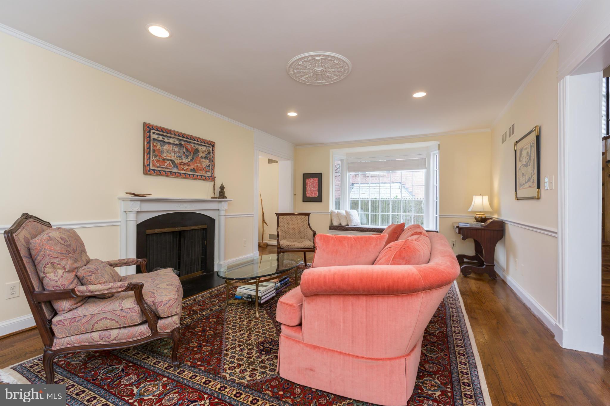 4854 Loughboro Road Northwest Washington, DC 20016 - Photo 4 of 27 Living Room