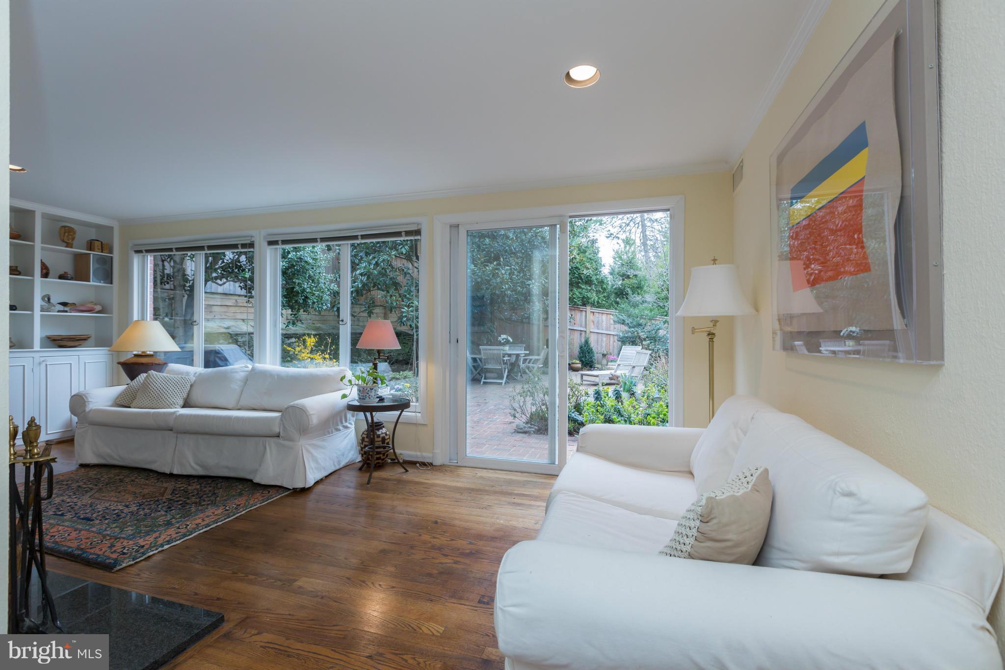 4854 Loughboro Road Northwest Washington, DC 20016 - Photo 6 of 27 Family Room