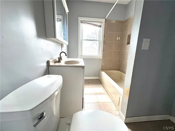 $249,900 | 174 East Genesee Street, Auburn, NY 13021