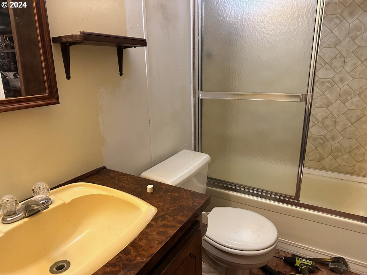 18741 Cornett Road Brookings, OR 97415 - Photo 9 of 18 Bathroom