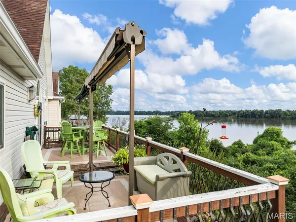 $289,000 | 145 Brickyard Drive, Golden Eagle, IL 62036