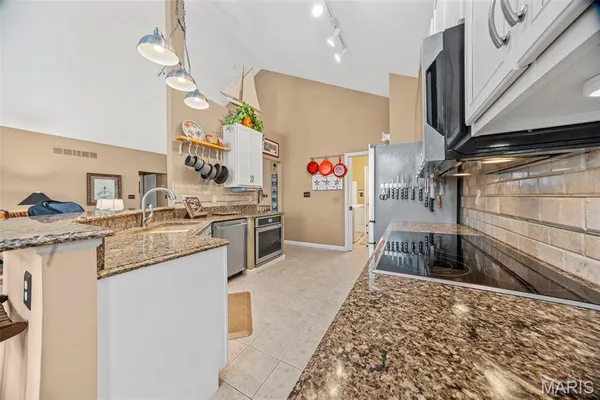 $289,000 | 145 Brickyard Drive, Golden Eagle, IL 62036