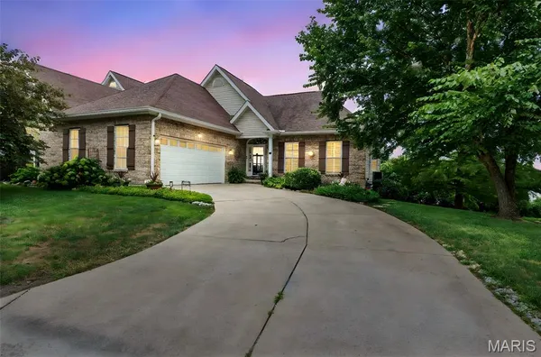 $289,000 | 145 Brickyard Drive, Golden Eagle, IL 62036