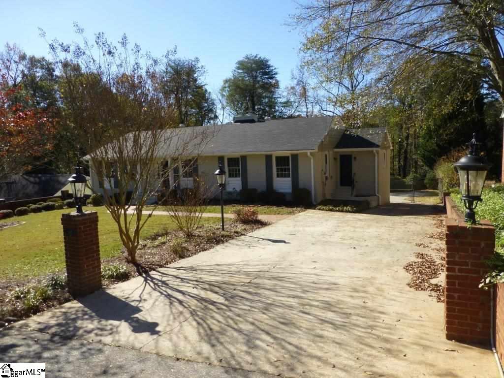 129 Lullwater Road Greenville, SC 29607 - Photo 3 of 33 Gallery Image 3
