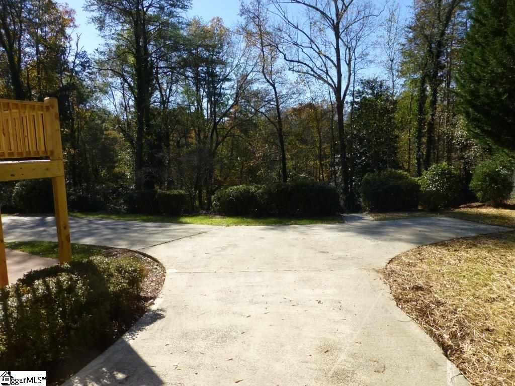 129 Lullwater Road Greenville, SC 29607 - Photo 27 of 33 Gallery Image 27