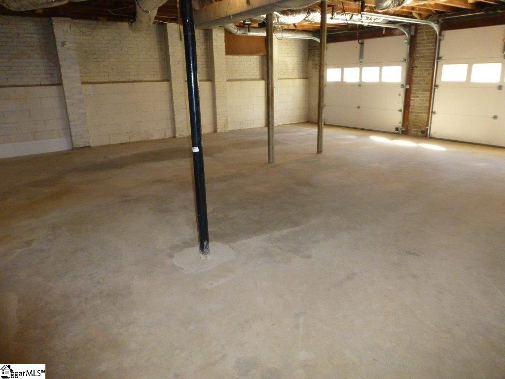 129 Lullwater Road Greenville, SC 29607 - Photo 28 of 33 Gallery Image 28
