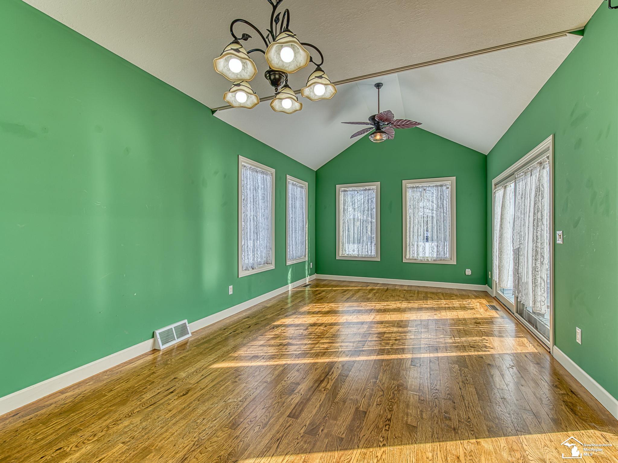 568 Rose Crest Monroe, MI 48162 - Photo 20 of 22 Dining Area Unstaged