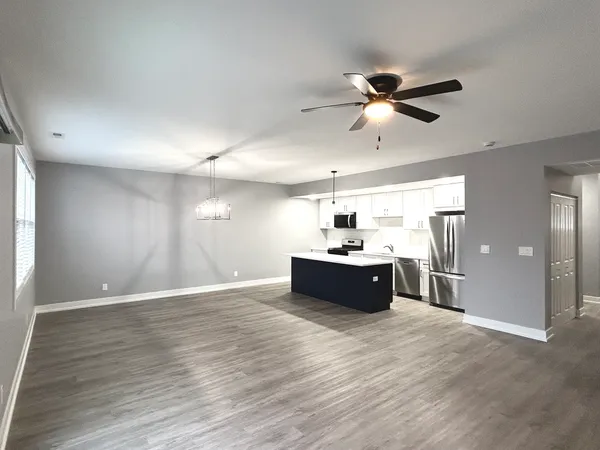 $2,500 | 1320 8th Street, Harvard, IL 60033