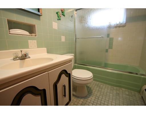 8 Douglas Road Saugus, MA 01906 - Photo 11 of 24 Gallery Image 11