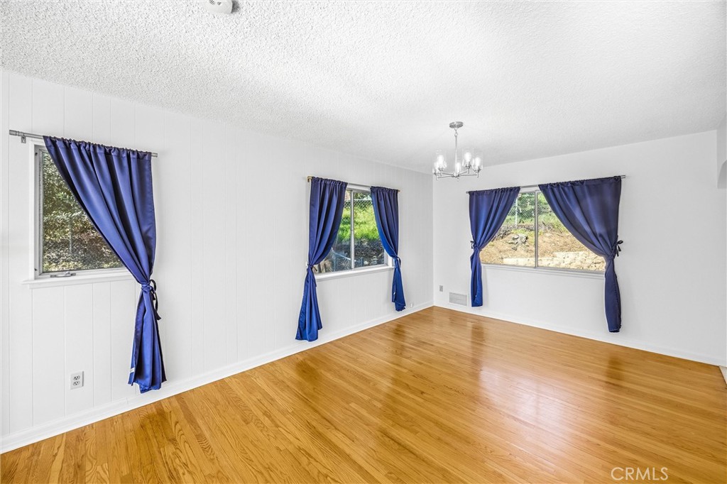 8705 Apple Tree Lane Cherry Valley, CA 92223 - Photo 14 of 72 Dining room