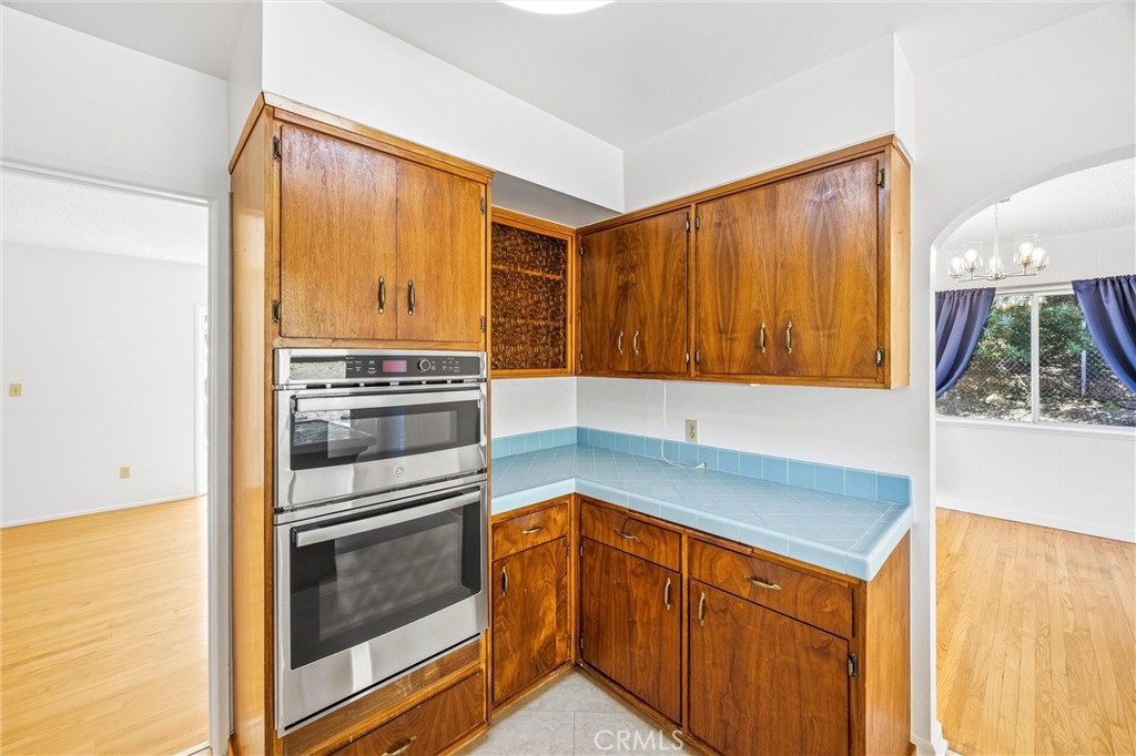 8705 Apple Tree Lane Cherry Valley, CA 92223 - Photo 18 of 72 Electric wall oven