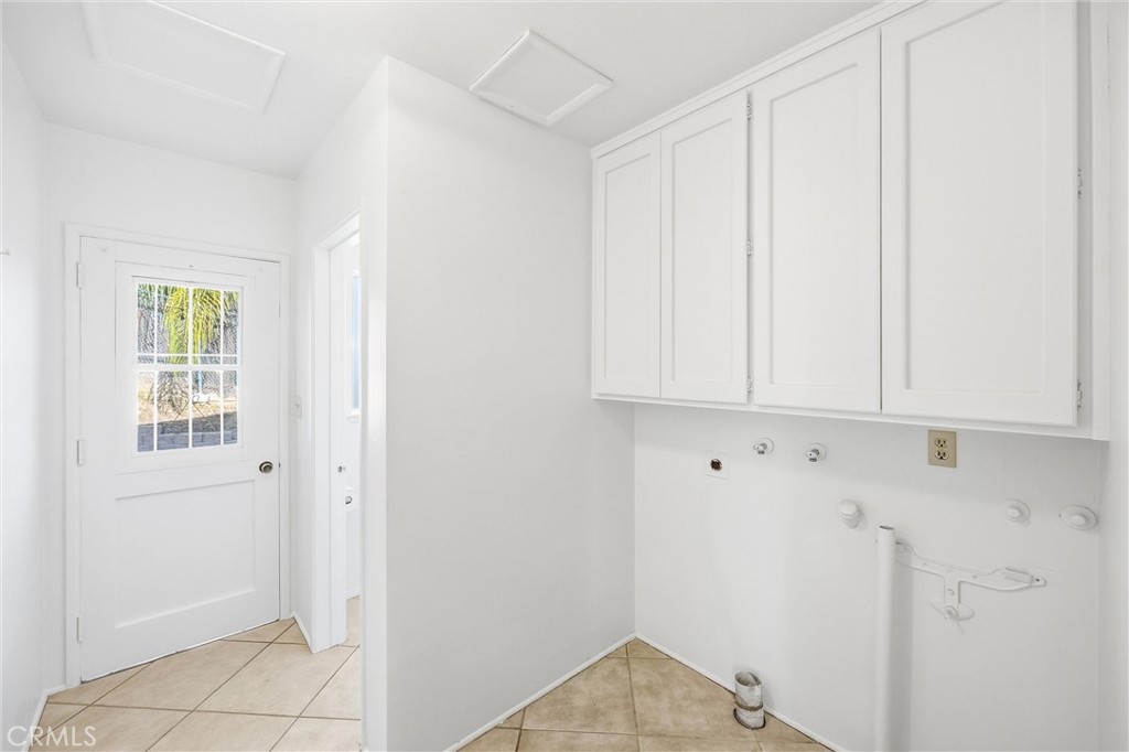8705 Apple Tree Lane Cherry Valley, CA 92223 - Photo 21 of 72 Laundry room on first level