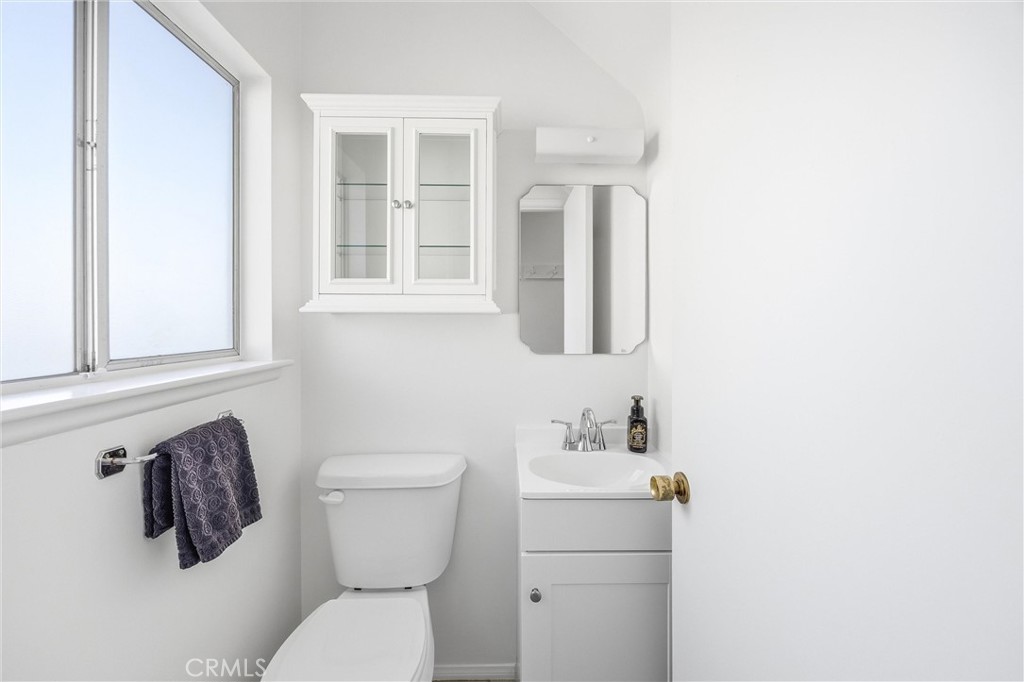 8705 Apple Tree Lane Cherry Valley, CA 92223 - Photo 22 of 72 Half bathroom on first level