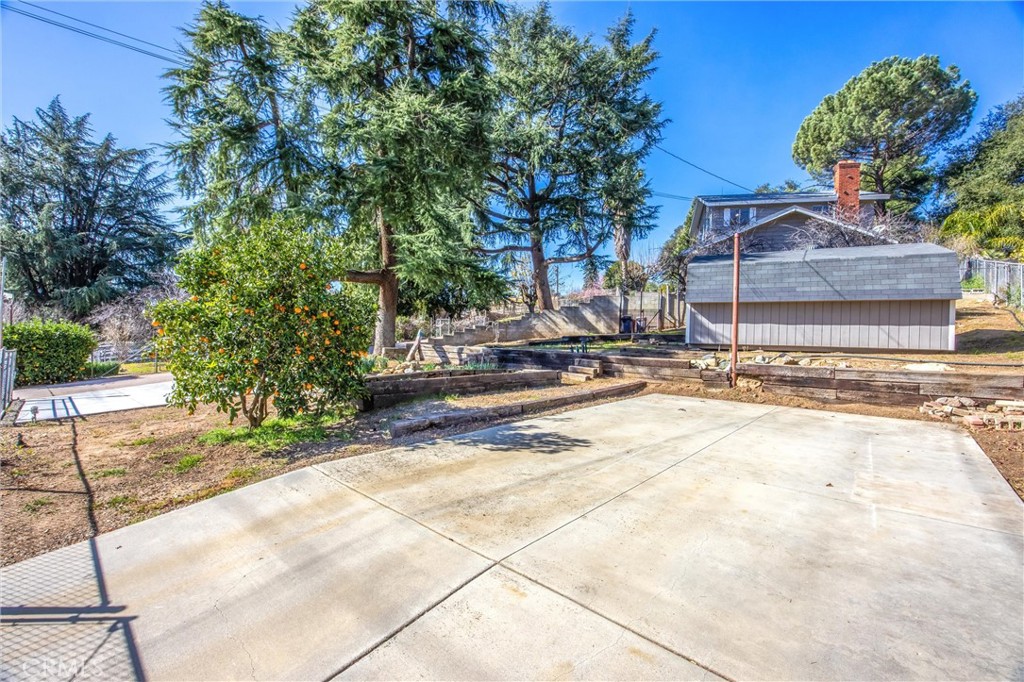 8705 Apple Tree Lane Cherry Valley, CA 92223 - Photo 63 of 72 Street level parking