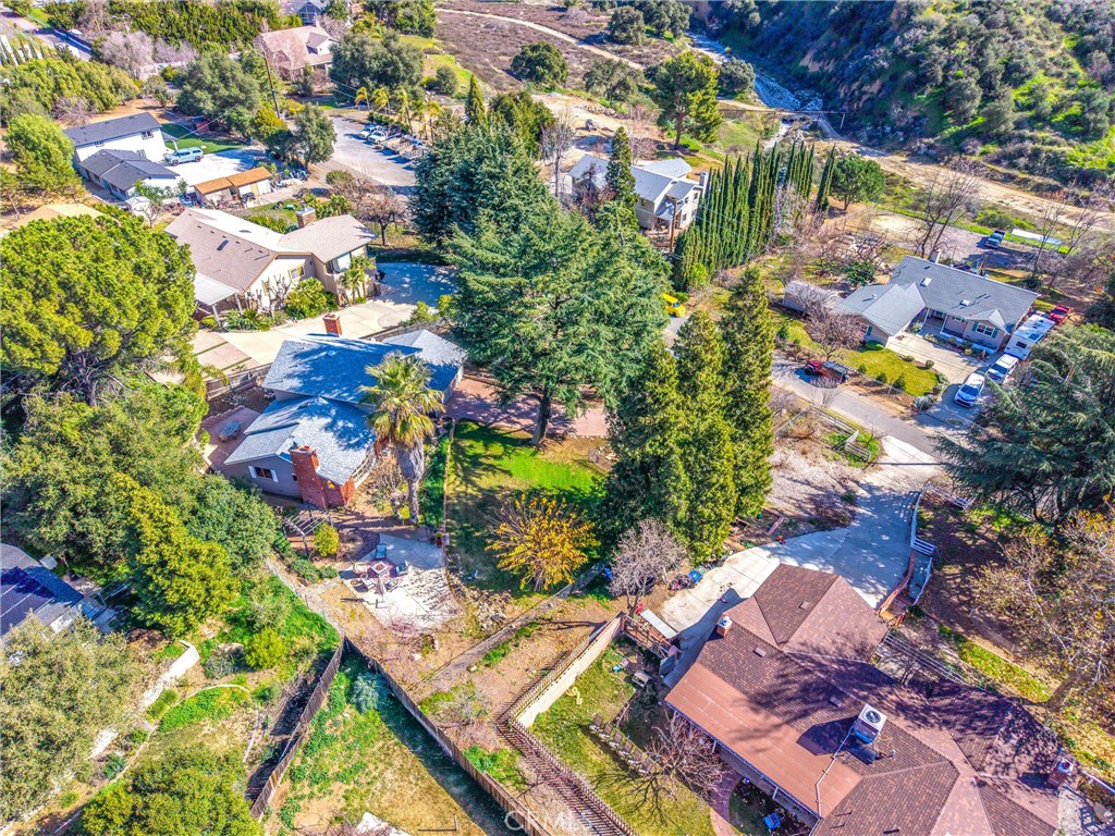 8705 Apple Tree Lane Cherry Valley, CA 92223 - Photo 69 of 72 Neighbors nicely spaced