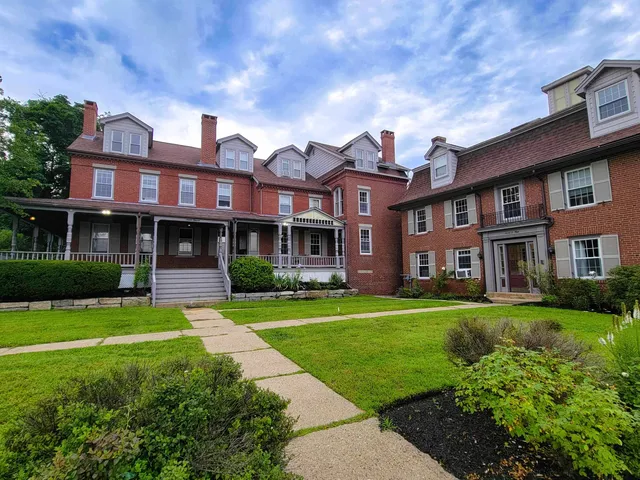 $2,250 | 713 Central Avenue, Unit 2, Dover, NH 03820